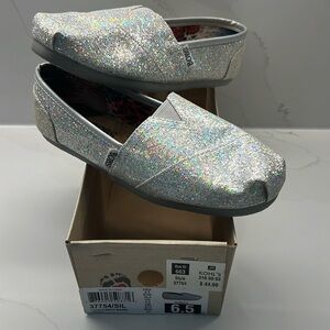 Brand New! Silver Sparkle Shoes BOBS  slip on flats Women’s size 6.5 costume??
